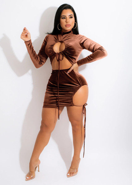 Pure color long-sleeved gold velvet bandage wrapped chest and navel nightclub dress