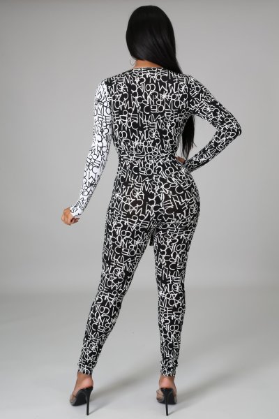 New letter print V-neck belt jumpsuit