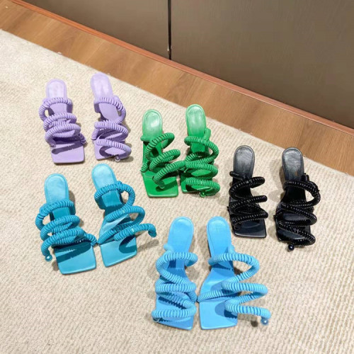 Fashion show bloggers crave trendy high-heeled sexy sandals