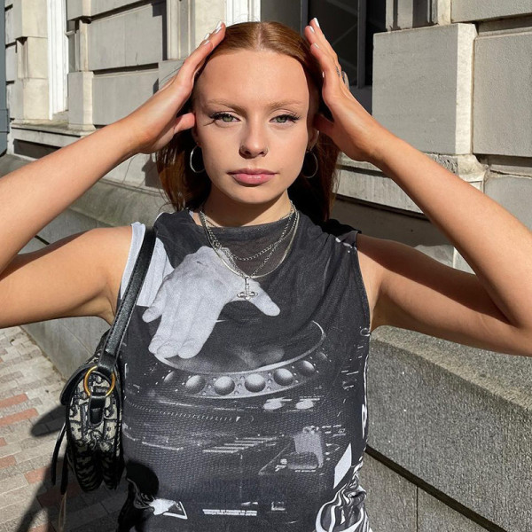 Net red trendy people with the same mesh mesh cool breathable T-shirt round neck sleeveless printing contrast color slim hot girl top