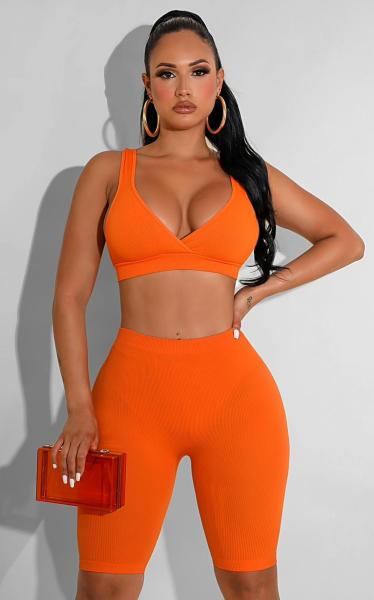 Solid color open back casual sports suit