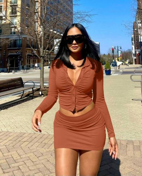 Women's fashionable temperament commuter solid color pleated skirt suit