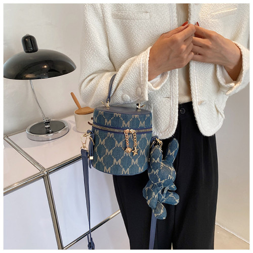 Fashion Letter Hand Drum Bag Textured Women's Bag Crossbody Shoulder Bucket Bag