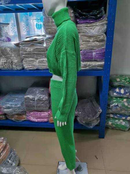 High-neck long-sleeved high-waist solid color wool pants two-piece set