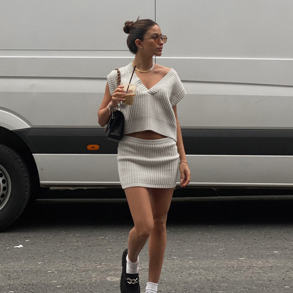 Sexy low-cut short-sleeved slim top high waist bag hip skirt suit