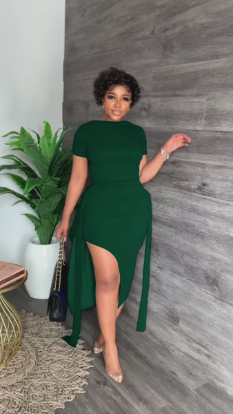 Fashion One-Line Neck Short-Sleeve Top Two-Piece Mid Skirt Set