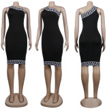 Sexy European and American hips, sloping shoulders, dresses, nightclub skirts
