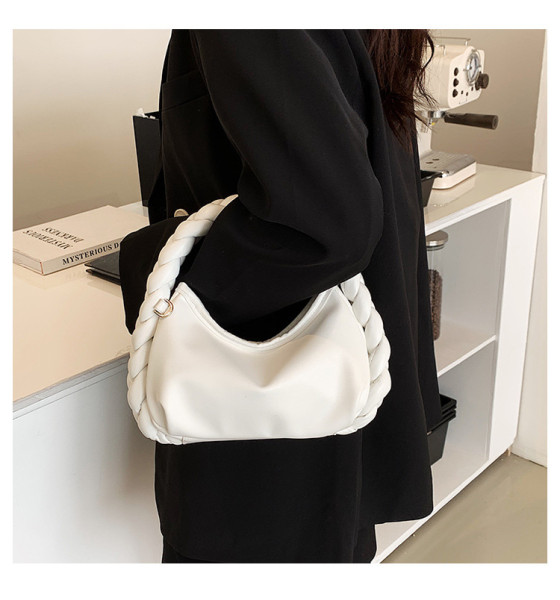 Fashionable and popular braided braided handbag retro semicircle all-match messenger bag B10499
