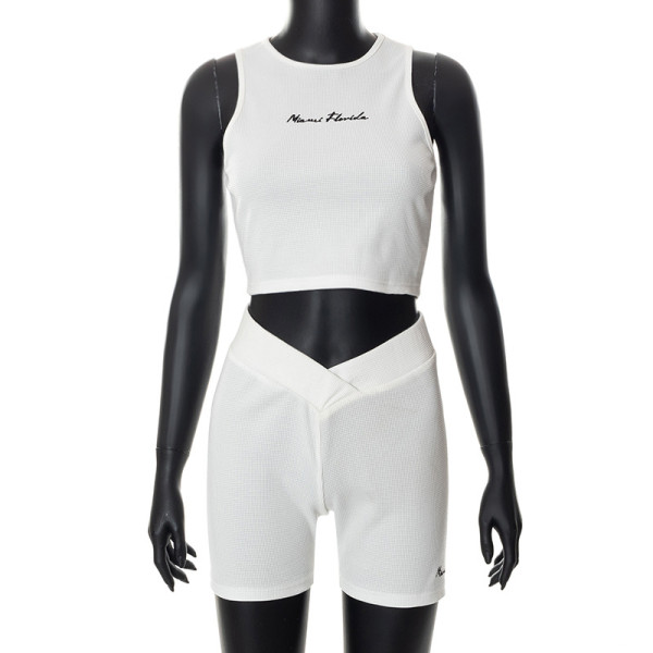 Letter embroidery casual tight peach hip lifting Sports Shorts Set
