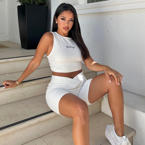Letter embroidery casual tight peach hip lifting Sports Shorts Set