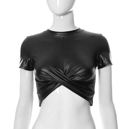 Round neck, short sleeves, chest and navel