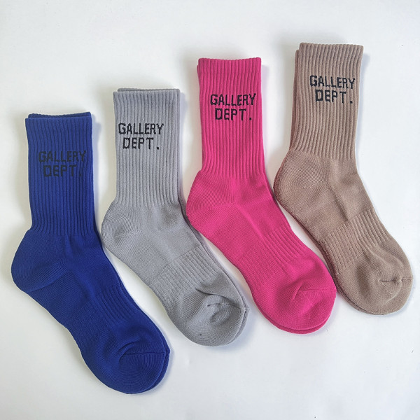 Graffiti letters street art solid color cotton towel bottom sports socks men and women tide socks