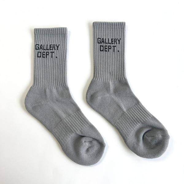 Graffiti letters street art solid color cotton towel bottom sports socks men and women tide socks