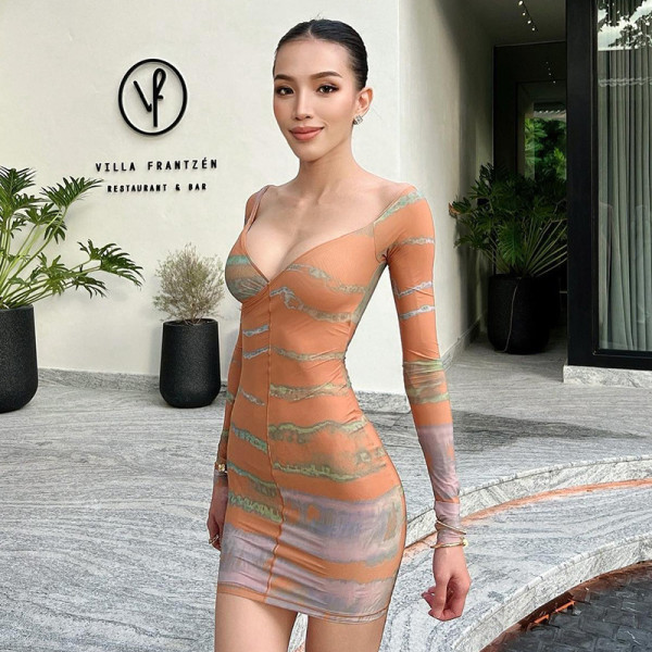 Hanging neck sexy V-neck slim pure sexy long sleeve contrast print dress