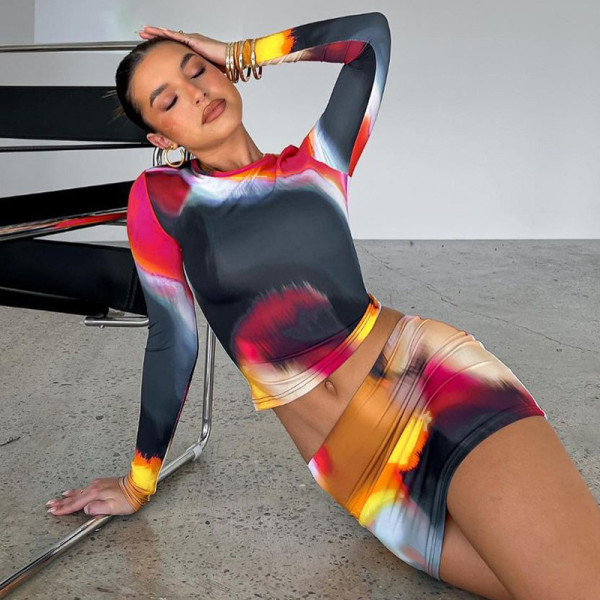 Printed round neck long sleeve top slim fitting skirt suit