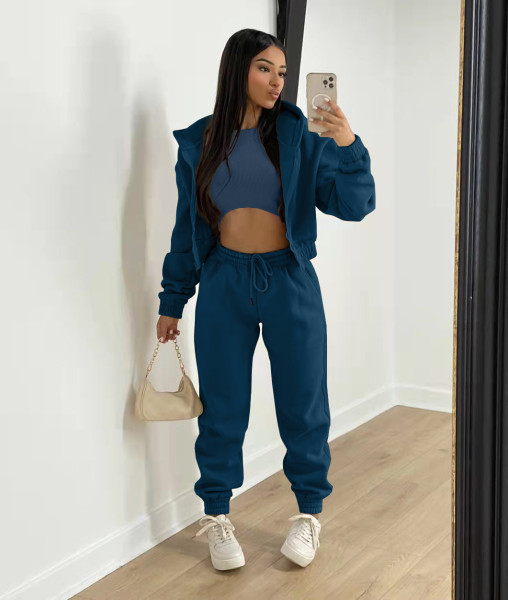 Hooded sports and leisure suit with fleece sweater (three-piece suit)