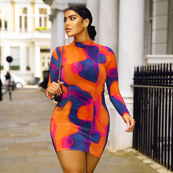 Fashionable round neck long sleeve irregular printed buttocks dress