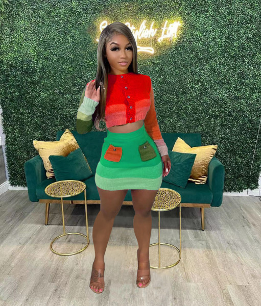 Casual hand knitted color contrast skirt suit