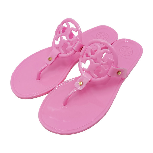 Oversized beach flats