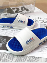 Feet feeling thick soled slippers Wear straight sandals indoors and outdoors