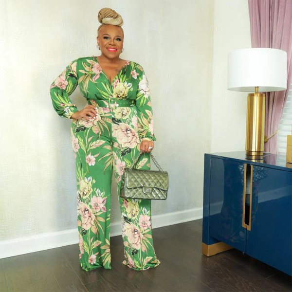Oversize women's dress with belt and fat sister's dress jumpsuit