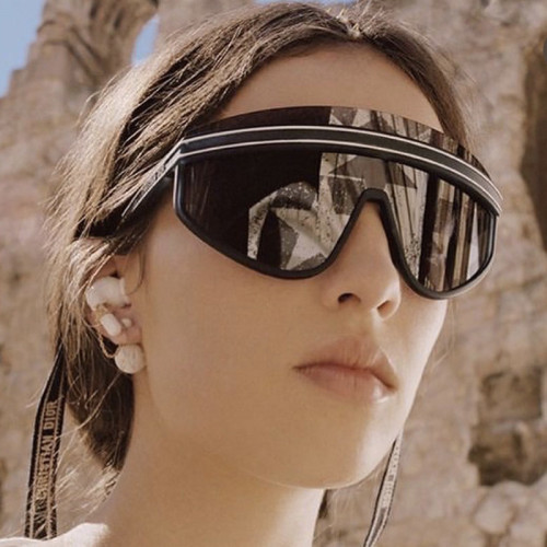 Fashionable large frame sunglasses street photography personality sunshade sunglasses trend one-piece semi metal leg glasses