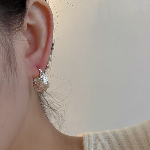 Design sense, geometric hollow, water drop metal ear buckle, new cool style, personalized earrings, versatile earrings