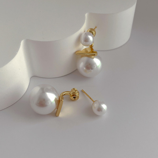French minority design simple shell pearl earrings s925 silver needle a pair of high-class light luxury pearl earrings