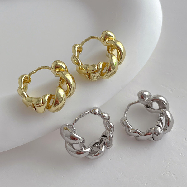 Small Design Metal fried dough twist Round Ear Buckle Premium Luxury Versatile Cool Style Ear Studs Earrings