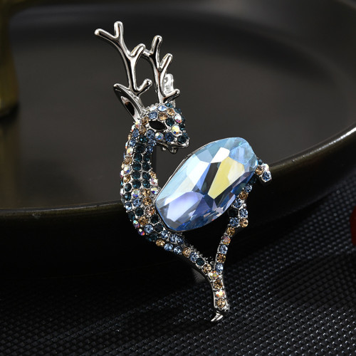 Crystal deer brooch high-end design sense, small number of grand suit accessories, corsage