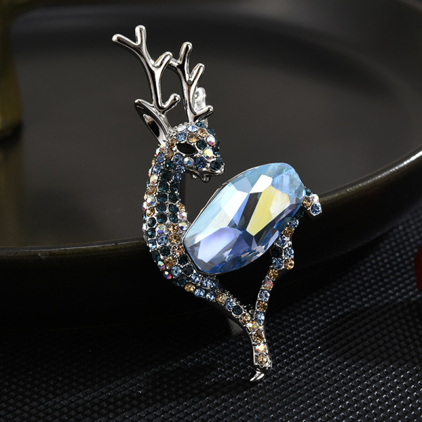 Crystal deer brooch high-end design sense, small number of grand suit accessories, corsage