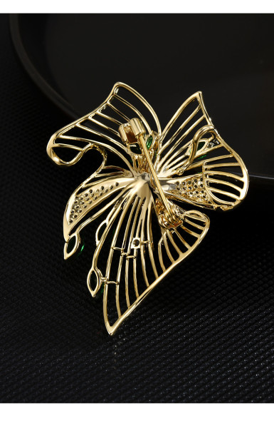 Classic Vintage Elegant One Leaf Knows the Autumn Hollow out Leaf Pearl brooch High grade copper micro inlaid corsage
