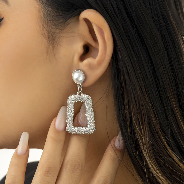 Simple Temperament Cool Style Pearl Earrings Female Minority Metal Style Cool Square Earrings