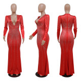 Women's fashion sexy deep V-neck presides over the long group of ironing dresses