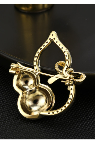 Delicate auspicious red gourd brooch simple light luxury high-level brooch coat suit pin accessories