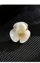 Mini anti stray buckle magnetic collar low remedy shell small flower brooch summer fine pin fixed clothes