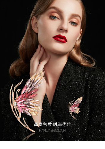 High grade French gradual change butterfly Austrian crystal elegant temperament butterfly brooch corsage accessories