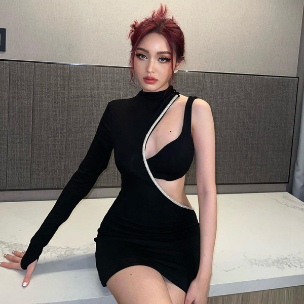 Sexy One Shoulder Hollow out Hot Diamond Dress Women's Body Design Sense Hot Girl Party Wrap Hip Dress