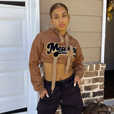 Cloth embroidered hooded drawstring long sleeved waistband exposed navel sweater T-shirt