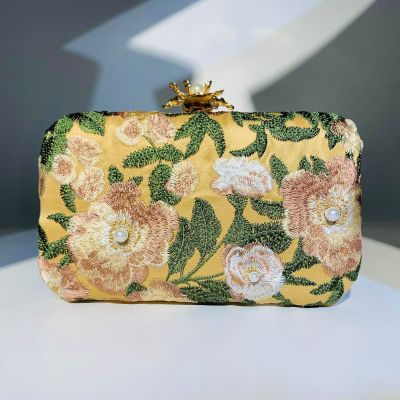 Embroidered handmade beaded dinner bag for ladies antique pearl dinner bag