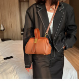 Armpit versatile one shoulder messenger bag
