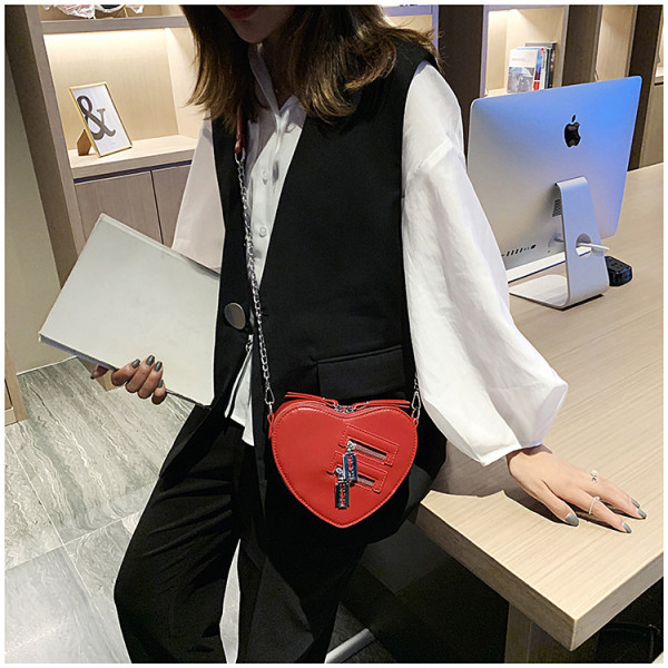 Fashion personality love chain pu small satchel Korean version westernized women's shoulder bag love bag