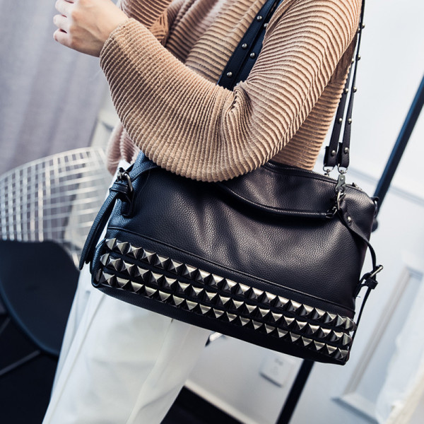 Large-capacity bag, litchi pattern, women's bag, fashionable rivet bag, one-shoulder diagonal cross portable punk bag
