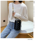 Fashion rhombus chain messenger bag Korean version versatile women's mobile phone bag