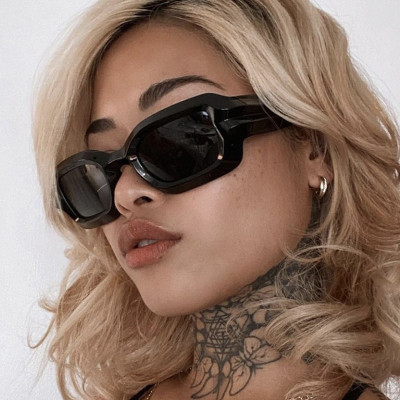 Fashionable sunglasses Individualized groove leg square small frame glasses Men and women cool driving sunglasses