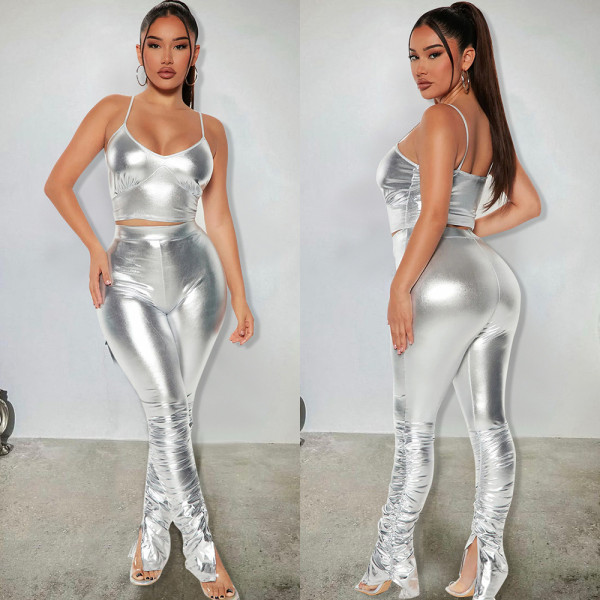 Two pieces of suspenders with exposed navel strap and metallic luster pleated trousers