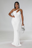 Fashionable women's dress with buttocks, sloping shoulder sling, sexy perspective ironing, evening dress dress