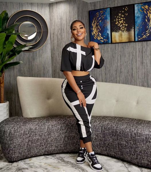 Fashion diagonal shoulder printed cropped pants button sports two-piece set