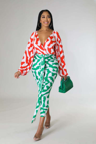Sexy and fashionable digital printing V-neck long-sleeved pleated women's dress