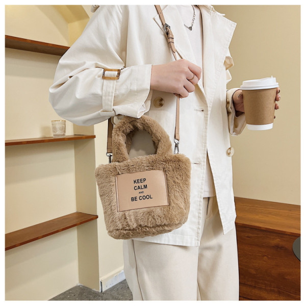 Plush bag Fashion portable small Tote bag One shoulder messenger small square bag